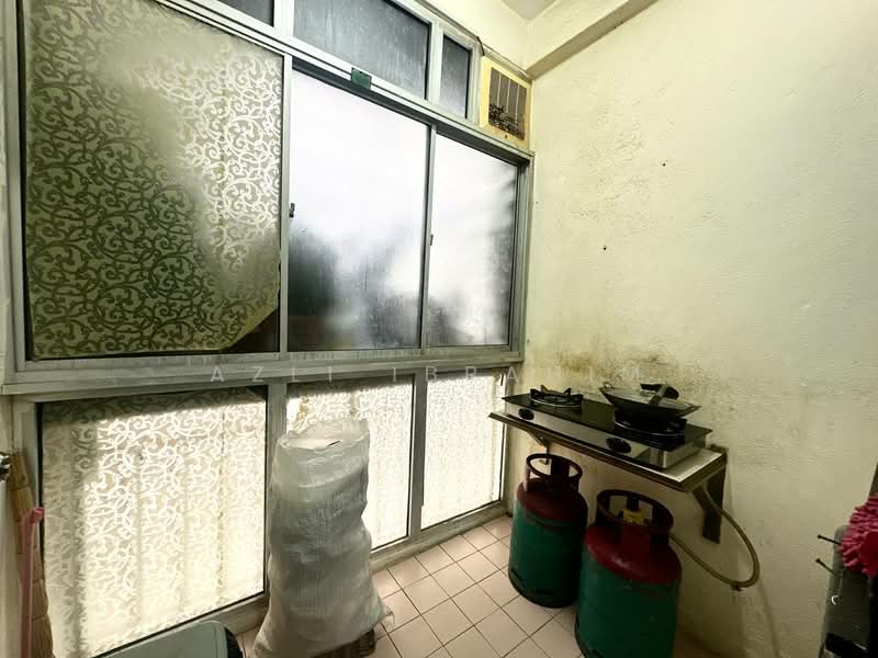 Apartment for Sale at Pangsapuri Waja - Azli Ibrahim - Kitchen - PropertyGuru.com.my