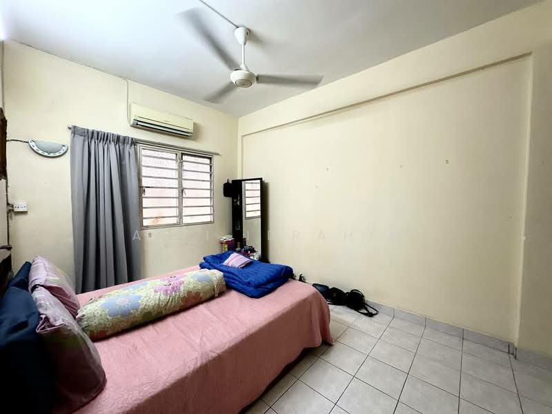 Apartment for Sale at Pangsapuri Waja - Azli Ibrahim - Bedroom - PropertyGuru.com.my