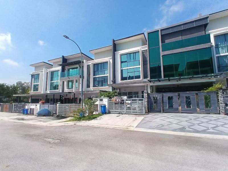 3-storey Terraced House for Sale in Bandar Nusa Rhu (Shah Alam) - Simon Chew - Exterior - PropertyGuru.com.my