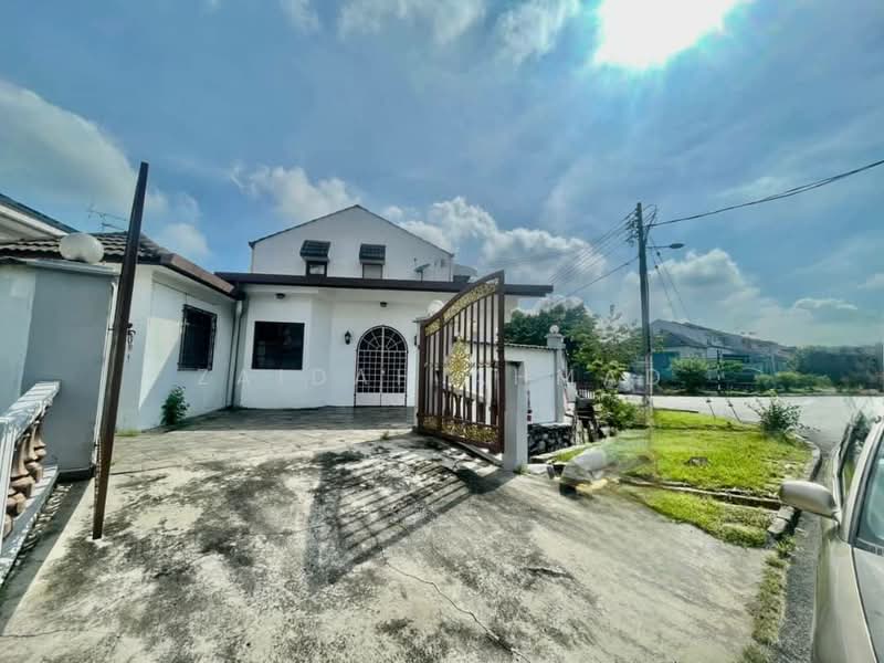 2-storey Terraced House for Sale in SS19 (Subang Jaya) - Zaidah Ahmad - Exterior - PropertyGuru.com.my
