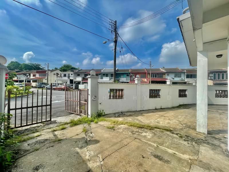 2-storey Terraced House for Sale in SS19 (Subang Jaya) - Zaidah Ahmad - Exterior - PropertyGuru.com.my