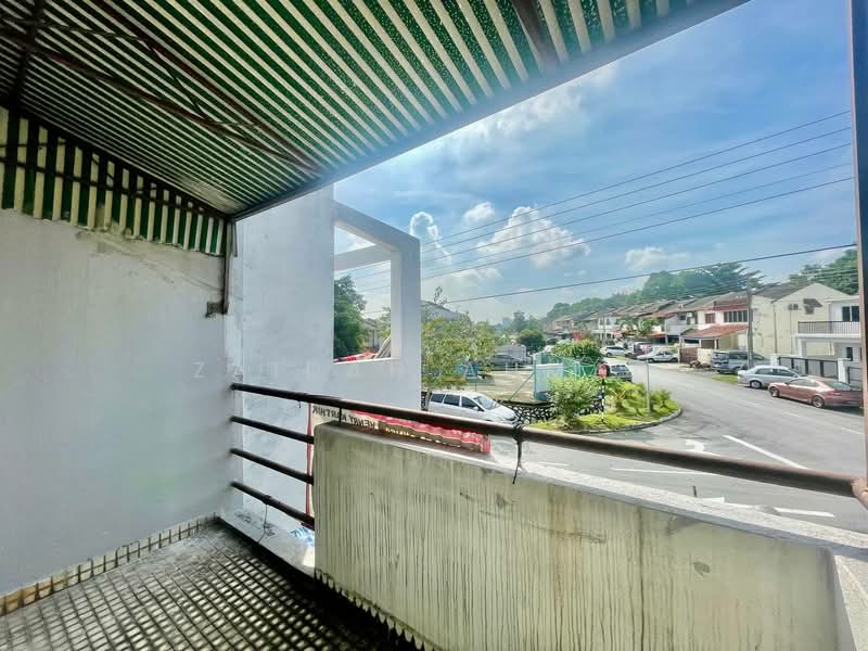 2-storey Terraced House for Sale in SS19 (Subang Jaya) - Zaidah Ahmad - Balcony - PropertyGuru.com.my
