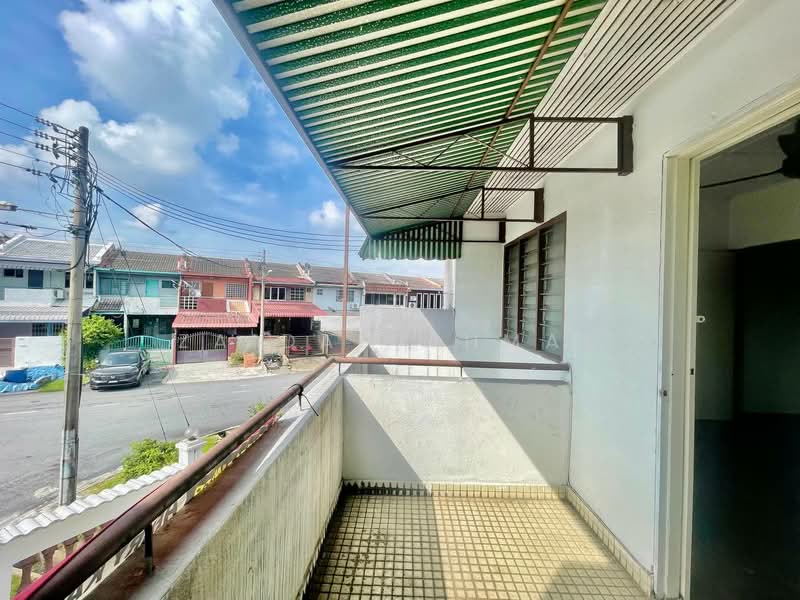 2-storey Terraced House for Sale in SS19 (Subang Jaya) - Zaidah Ahmad - Balcony - PropertyGuru.com.my