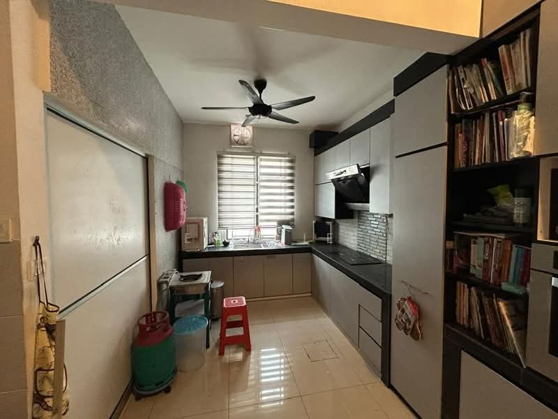 Cluster House for Sale in Taman Pulai Hijauan (Skudai) - Eric Lee - Kitchen - PropertyGuru.com.my