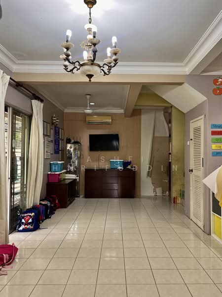 Rumah Teres 2 Tingkat untuk Dijual di Ukay Bistari (Ulu Kelang) - Kashfi Sharifuddin - Living Room - PropertyGuru.com.my