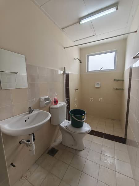 Service Residence for Sale at Koi Kinrara - Janice CC Tan - Bathroom - PropertyGuru.com.my