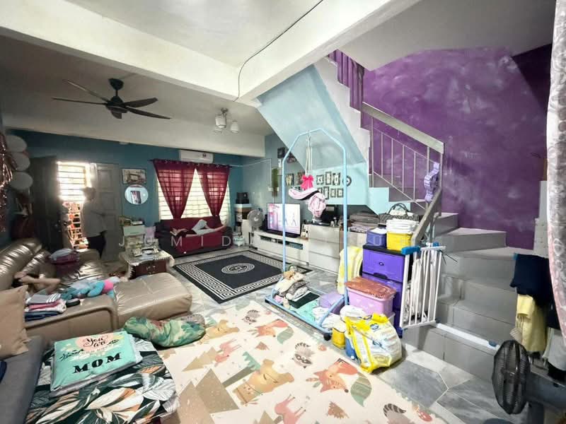 Rumah Teres 2 Tingkat untuk Dijual di Taman Mulia Jaya (Ampang) - JUMIDAH (JUE) - Living Room - PropertyGuru.com.my
