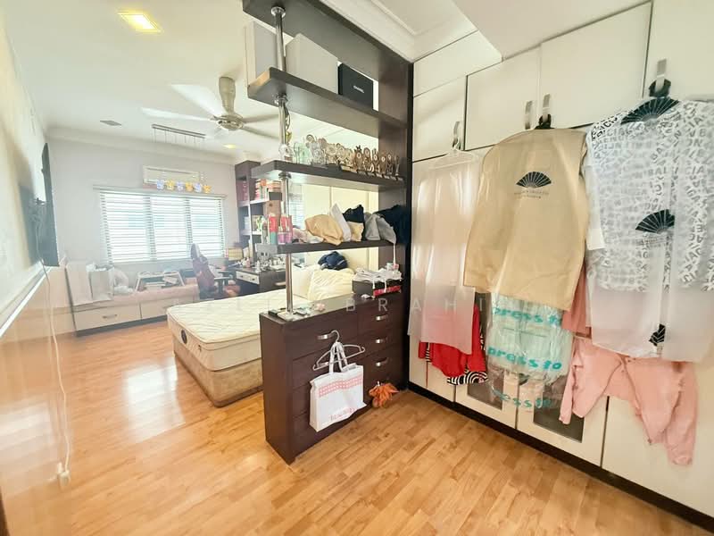 Bungalow for Sale in Taman Dagang (Ampang) - Azli Ibrahim - Bedroom - PropertyGuru.com.my