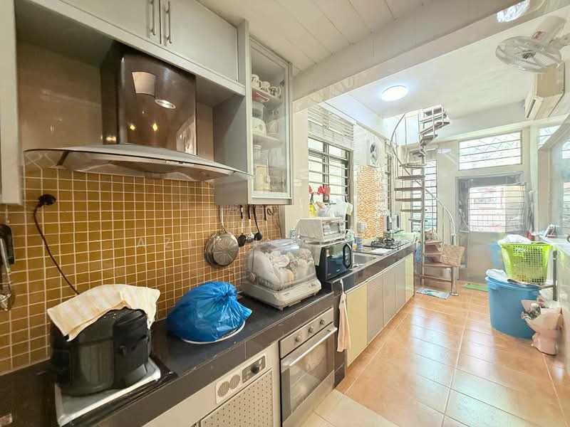 Bungalow for Sale in Taman Dagang (Ampang) - Azli Ibrahim - Kitchen - PropertyGuru.com.my