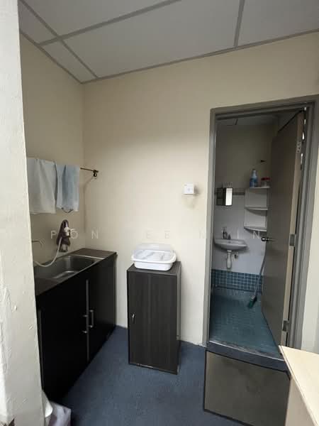 Shop / Office for Rent in Taman Maluri (Cheras) - Pon Lee Miin - Bathroom - PropertyGuru.com.my