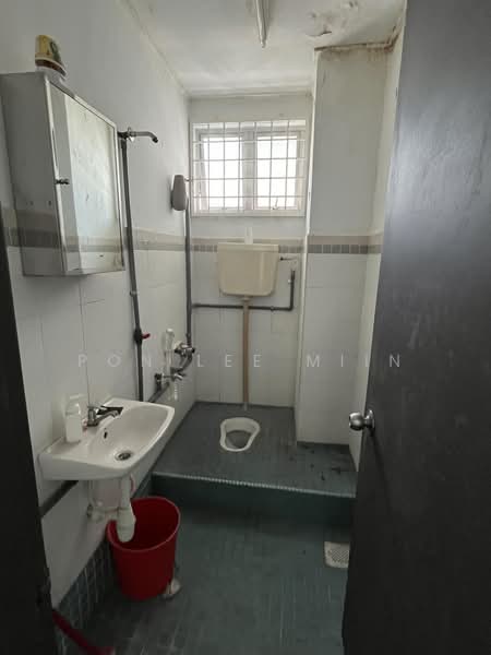 Kedai / Pejabat untuk Disewa di Taman Maluri (Cheras) - Pon Lee Miin - Bathroom - PropertyGuru.com.my