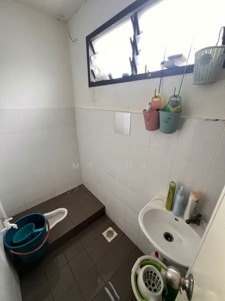 Semi-Detached House for Sale in Taman Selayang Mutiara (Selayang) - MY Loh - Bathroom - PropertyGuru.com.my