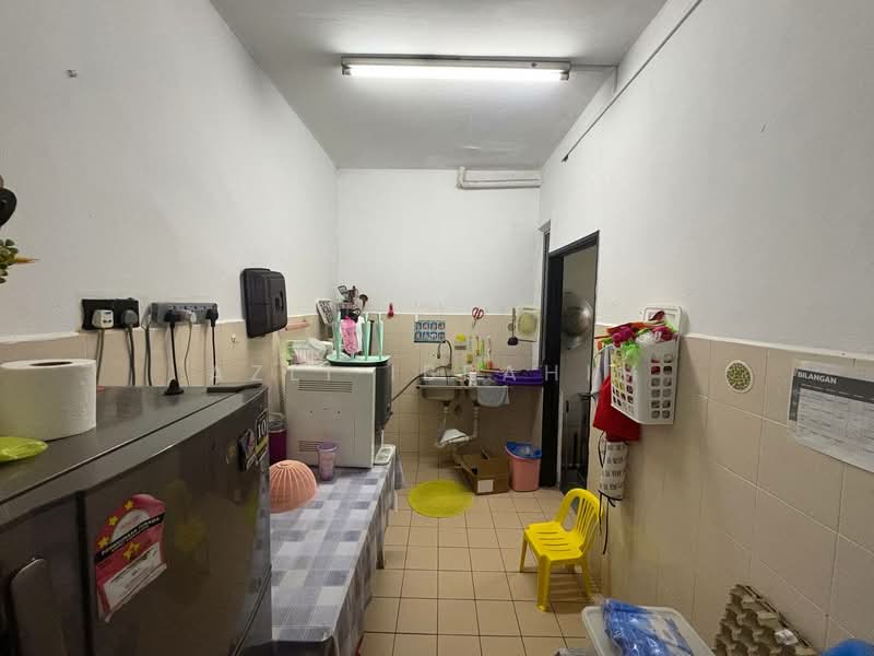 Apartment for Sale at Sri Melor (Mulberry Court) - Azli Ibrahim - Kitchen - PropertyGuru.com.my