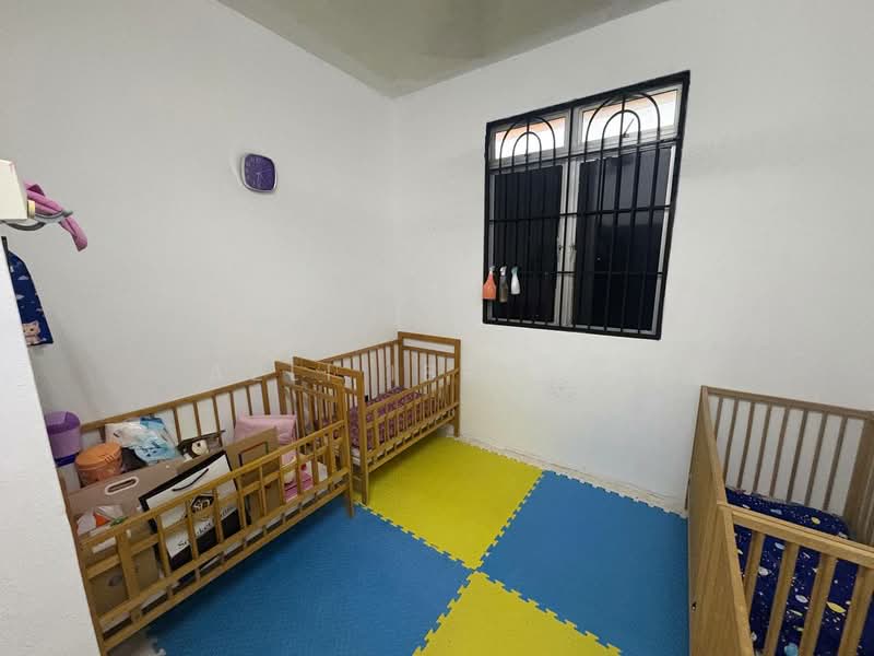 Apartment for Sale at Sri Melor (Mulberry Court) - Azli Ibrahim - Bedroom - PropertyGuru.com.my