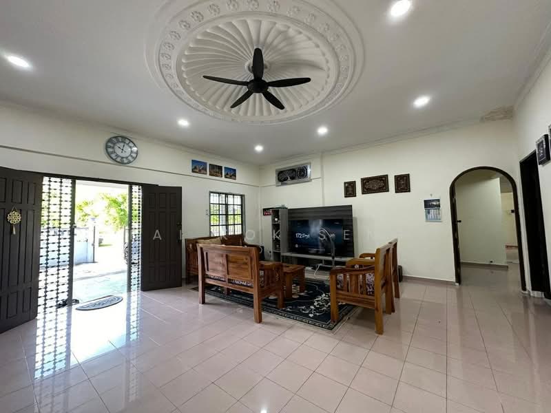 Rumah Teres 1 Tingkat untuk Disewa di Skudai (Johor) - Lai Kok Seng - Living Room - PropertyGuru.com.my