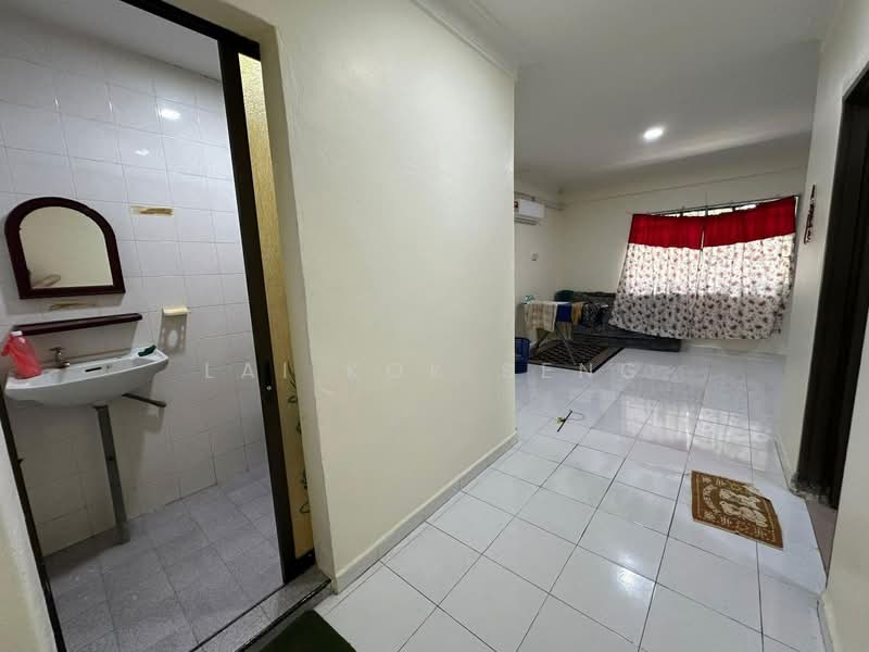 Rumah Teres 1 Tingkat untuk Disewa di Skudai (Johor) - Lai Kok Seng - Bathroom - PropertyGuru.com.my