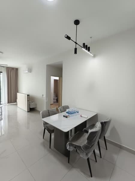 Kondominium untuk Disewa di Brezza Hill - JJ Lim - Dining Room - PropertyGuru.com.my