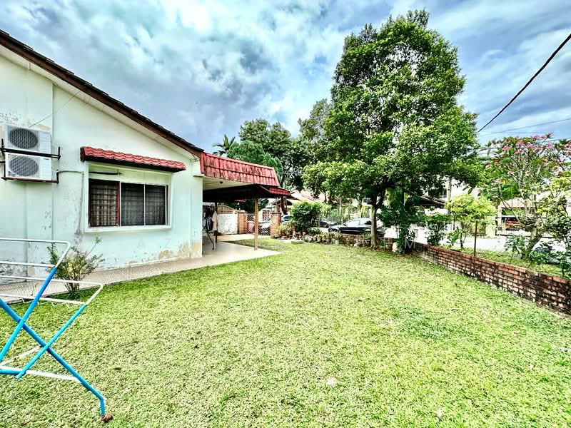 1-storey Terraced House for Sale in Seksyen 14 (Petaling Jaya) - Azli Ibrahim - Exterior - PropertyGuru.com.my