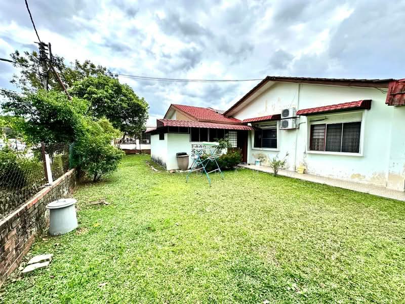 1-storey Terraced House for Sale in Seksyen 14 (Petaling Jaya) - Azli Ibrahim - Exterior - PropertyGuru.com.my