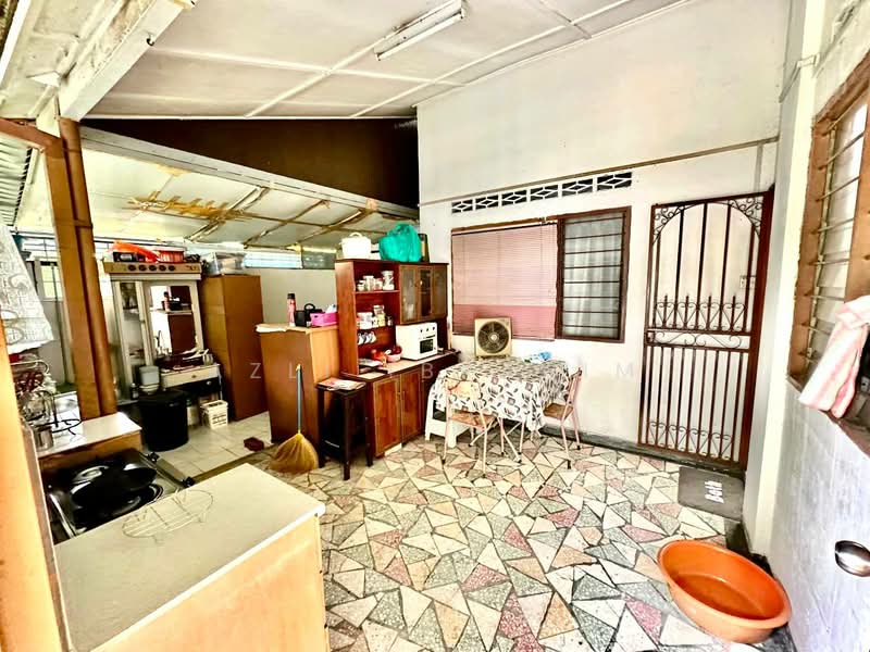1-storey Terraced House for Sale in Seksyen 14 (Petaling Jaya) - Azli Ibrahim - Kitchen - PropertyGuru.com.my