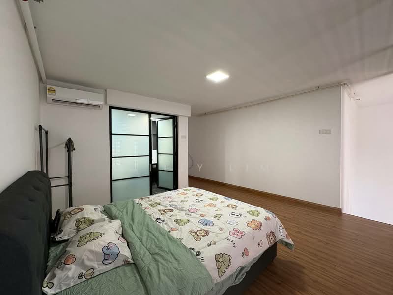 Servis Apartment untuk Disewa di SOHO @ Empire City - Hailey Lim - Bedroom - PropertyGuru.com.my