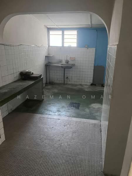 1-storey Terraced House for Sale in Kelana Jaya (Petaling Jaya) - Hazeman Omar - Kitchen - PropertyGuru.com.my