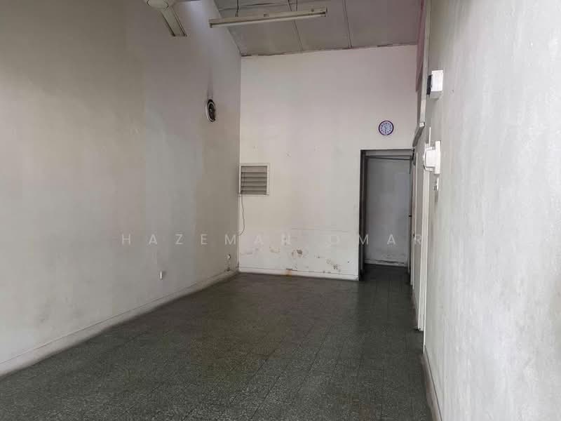 1-storey Terraced House for Sale in Kelana Jaya (Petaling Jaya) - Hazeman Omar - Interior - PropertyGuru.com.my