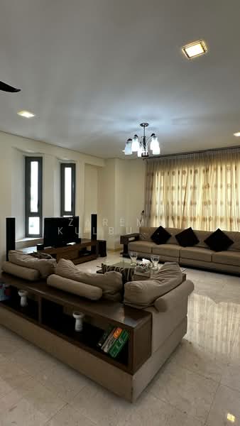 Kondominium untuk Dijual di The Capsquare Residences - Zarema Kulbuzheva - Living Room - PropertyGuru.com.my
