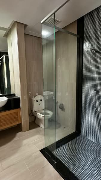 Kondominium untuk Dijual di The Capsquare Residences - Zarema Kulbuzheva - Bathroom - PropertyGuru.com.my
