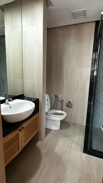 Kondominium untuk Dijual di The Capsquare Residences - Zarema Kulbuzheva - Bathroom - PropertyGuru.com.my