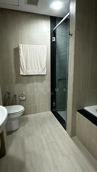 Kondominium untuk Dijual di The Capsquare Residences - Zarema Kulbuzheva - Bathroom - PropertyGuru.com.my