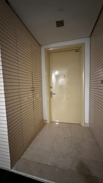 Kondominium untuk Dijual di The Capsquare Residences - Zarema Kulbuzheva - Entrance - PropertyGuru.com.my