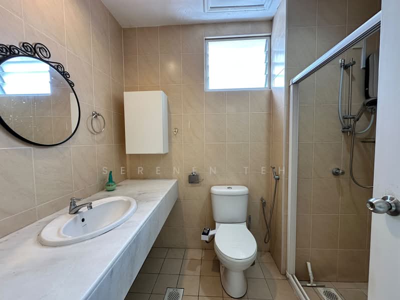 Kondominium untuk Disewa di Desa Airmas Condominium - SERENEN TEH - Bathroom - PropertyGuru.com.my