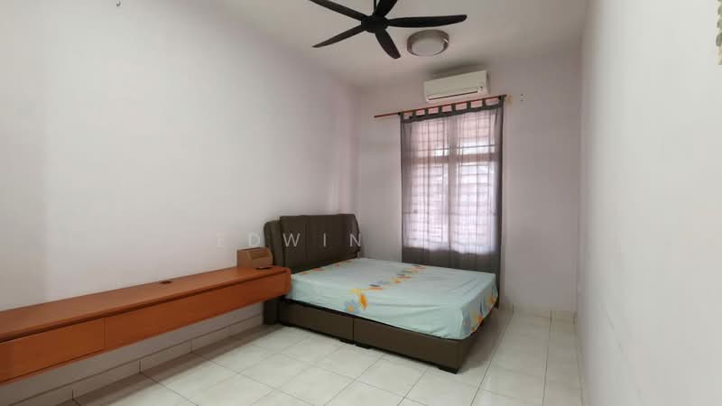 Service Residence for Rent at Pangsapuri Tanah Emas (Golden Sands) - Edwin Lim - Bedroom - PropertyGuru.com.my