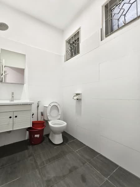 Rumah Teres 1 Tingkat untuk Dijual di Taman Sri Tebrau (Johor Bahru) - Han Yong Ang - Bathroom - PropertyGuru.com.my