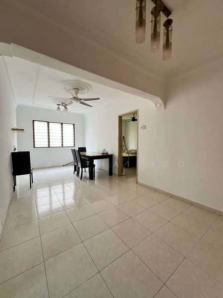 Pangsapuri untuk Disewa di Aman Putra Apartment - Yau Thai Soo - Living Room - PropertyGuru.com.my