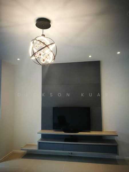 Servis Apartment untuk Disewa di Arcoris SOHO - Deckson Kuar - Living Room - PropertyGuru.com.my