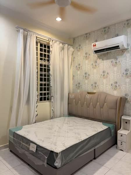 Semi-Detached House for Rent in Taman Suria (Johor Bahru) - Joy Min - Bedroom - PropertyGuru.com.my
