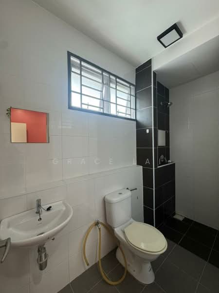 Semi-Detached House for Rent in Telok Panglima Garang (Selangor) - Grace Lai - Bathroom - PropertyGuru.com.my