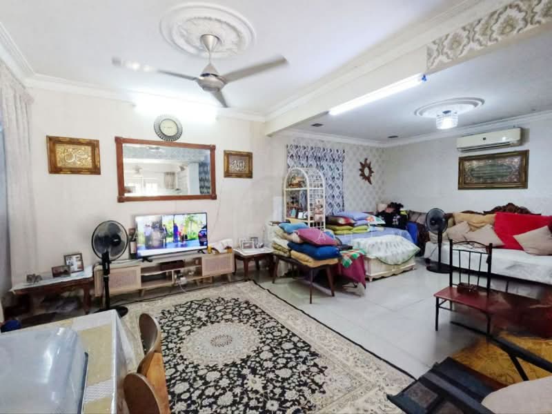 Semi-Detached House for Sale in Taman Putra Perdana (Puchong) - Azli Ibrahim - Living Room - PropertyGuru.com.my