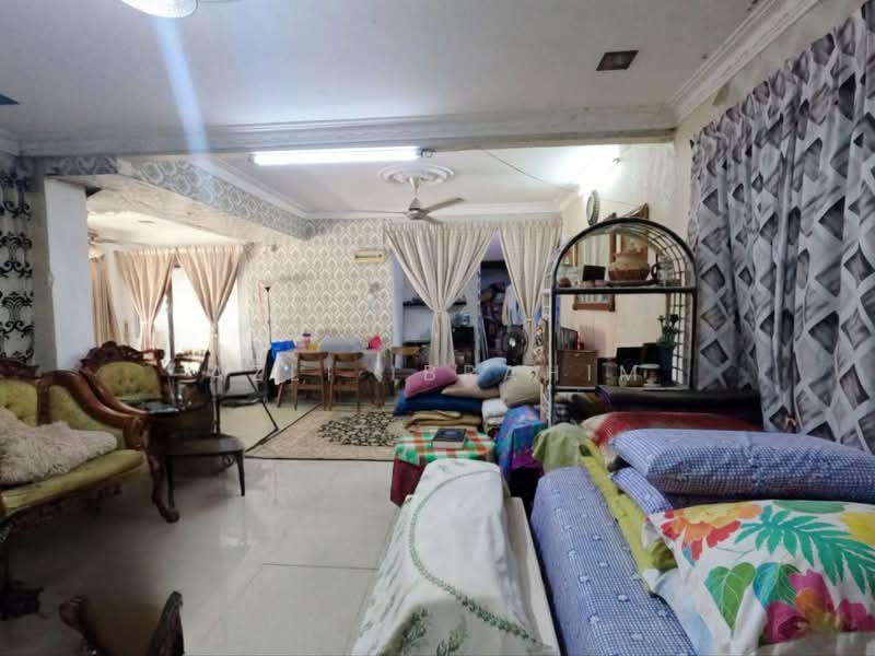 Semi-Detached House for Sale in Taman Putra Perdana (Puchong) - Azli Ibrahim - Living Room - PropertyGuru.com.my