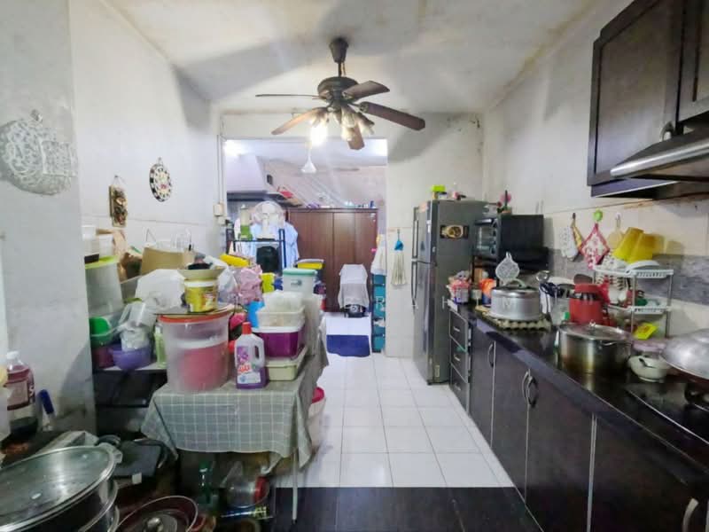 Semi-Detached House for Sale in Taman Putra Perdana (Puchong) - Azli Ibrahim - Kitchen - PropertyGuru.com.my