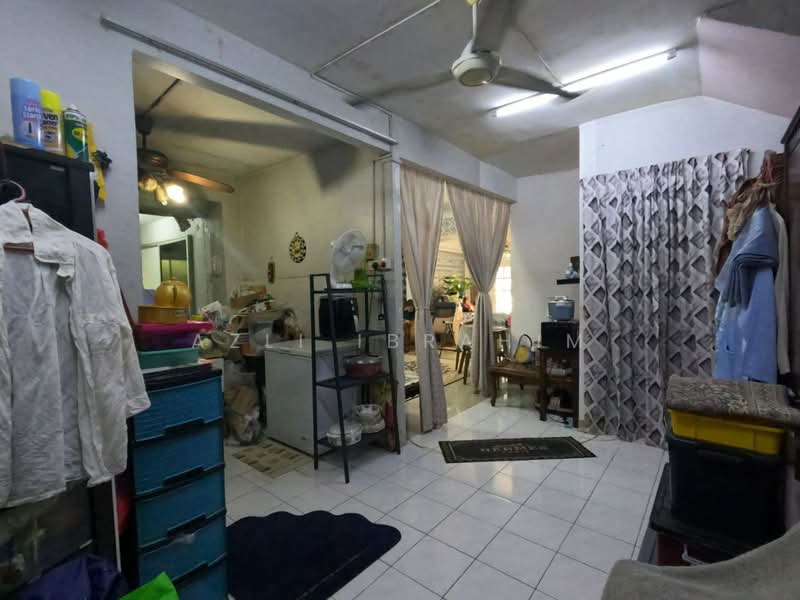 Semi-Detached House for Sale in Taman Putra Perdana (Puchong) - Azli Ibrahim - Living Room - PropertyGuru.com.my