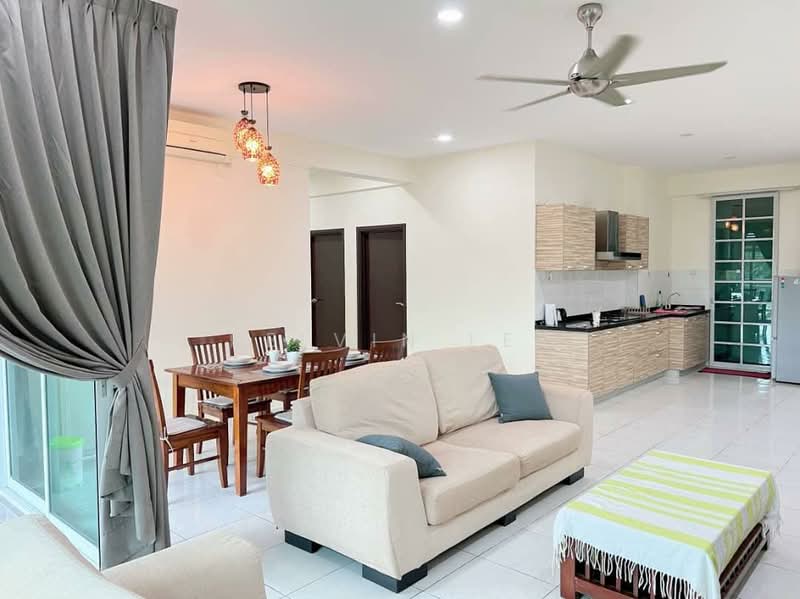 Kondominium untuk Disewa di The Brezza - Kelvin Lee - Living Room - PropertyGuru.com.my