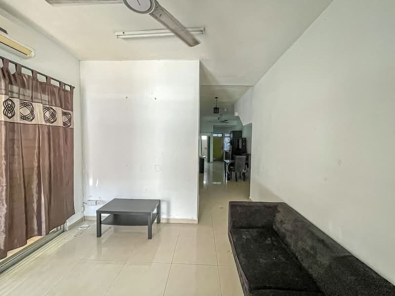 Rumah Bandar untuk Dijual di Balakong (Selangor) - JUMIDAH (JUE) - Living Room - PropertyGuru.com.my