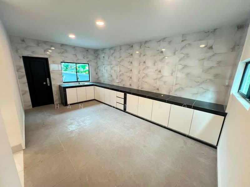 Semi-Detached House for Sale in Kampung Bahru (Johor Bahru) - Han Yong Ang - Kitchen - PropertyGuru.com.my