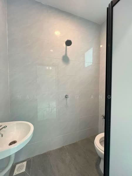 Semi-Detached House for Sale in Kampung Bahru (Johor Bahru) - Han Yong Ang - Bathroom - PropertyGuru.com.my