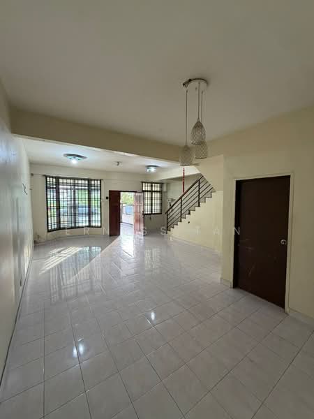 2-storey Terraced House for Sale in Taman Nusa Bestari (Iskandar Puteri (Nusajaya)) - Erness Tan - Living Room - PropertyGuru.com.my