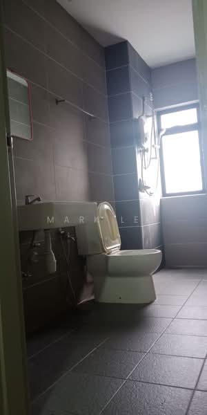 Servis Apartment untuk Disewa di HYVE - Mark Lee - Bathroom - PropertyGuru.com.my