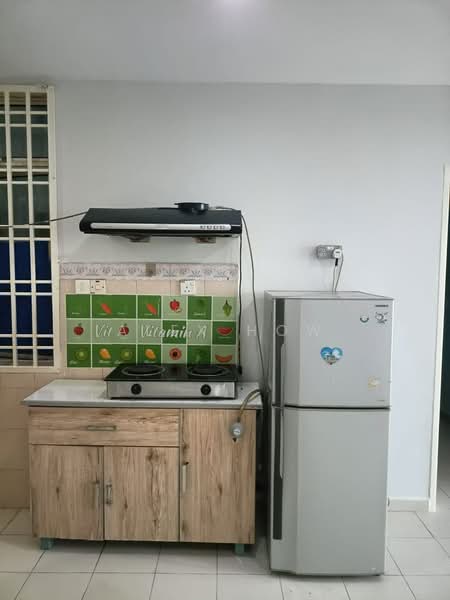 Apartment for Rent at Lake View Suites - Alex How - Kitchen - PropertyGuru.com.my